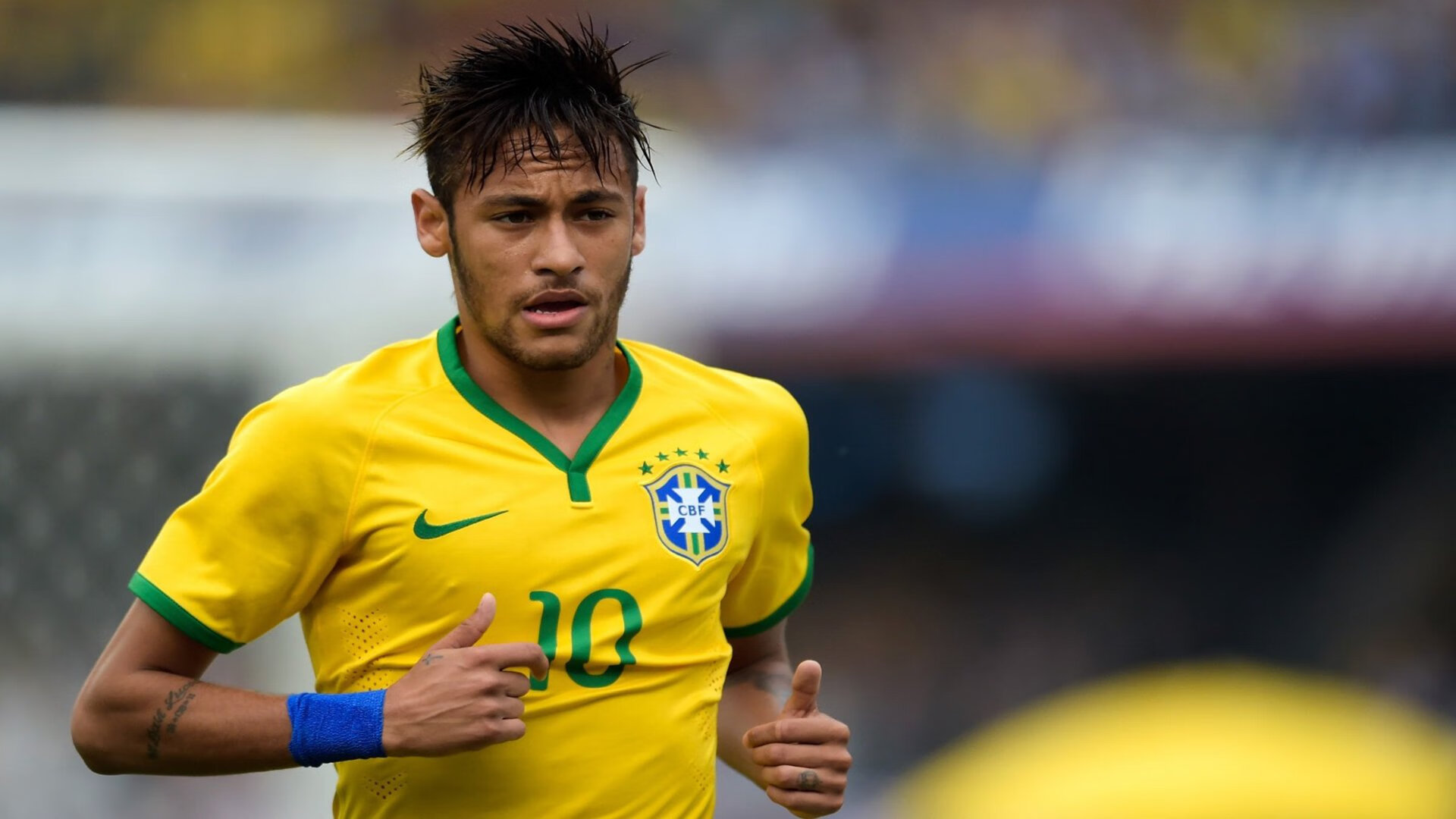 波兰队未来规划:如何结合国内外经验,为球员创造更多成长机会